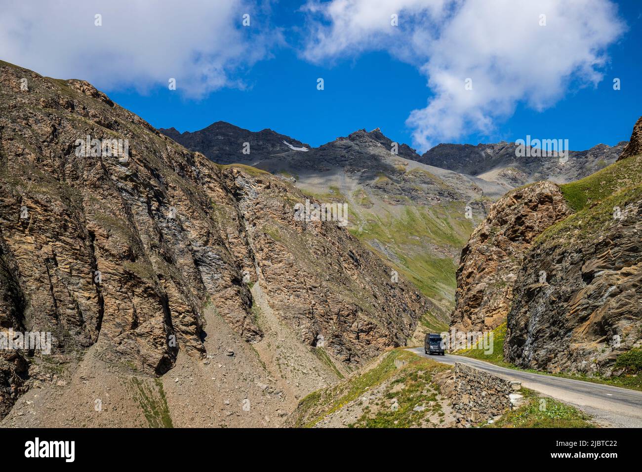 Francia, Saboya, Vanoise parque nacional, Bonneval-sur-Arc, carretera de los Grandes Alpes entre el Col de l'Iseran y Bonneval-sur-Arc Foto de stock