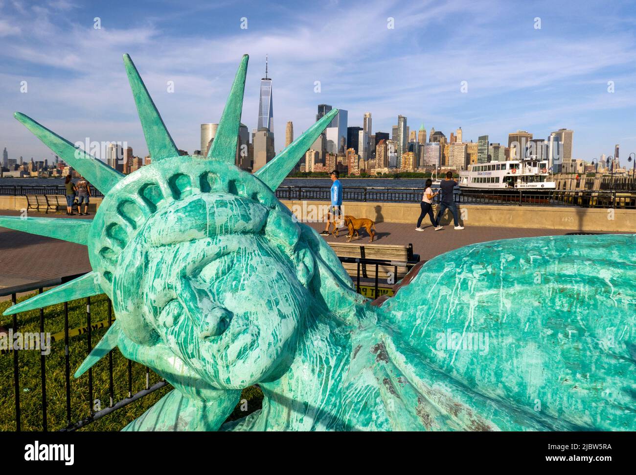 Estatua de libertad reclinada fotografías imágenes de alta resolución - Alamy