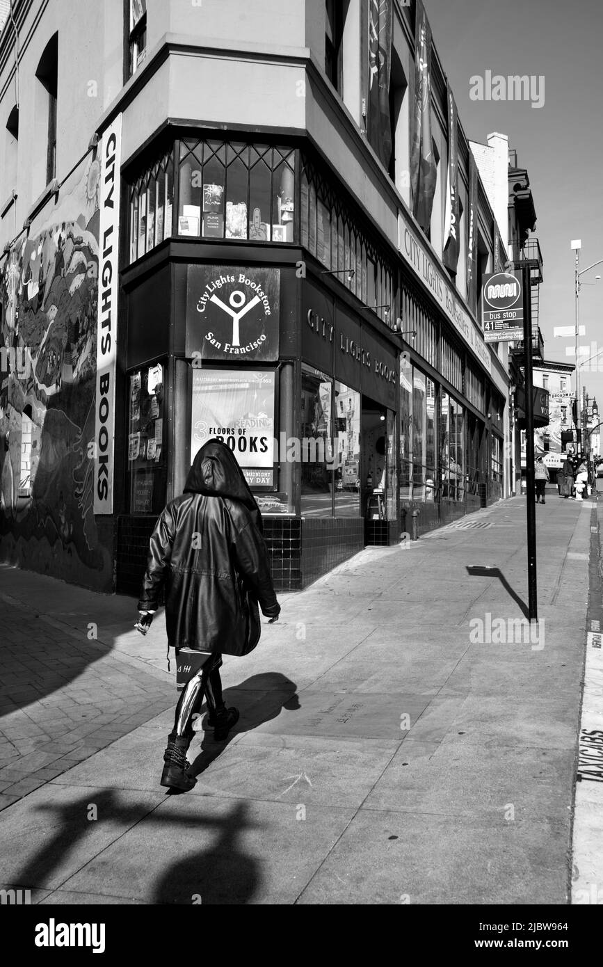 La histórica tienda de libros City Lights en San Francisco, California, fue fundada en 1953 por el poeta Lawrence Ferlinghetti. Foto de stock