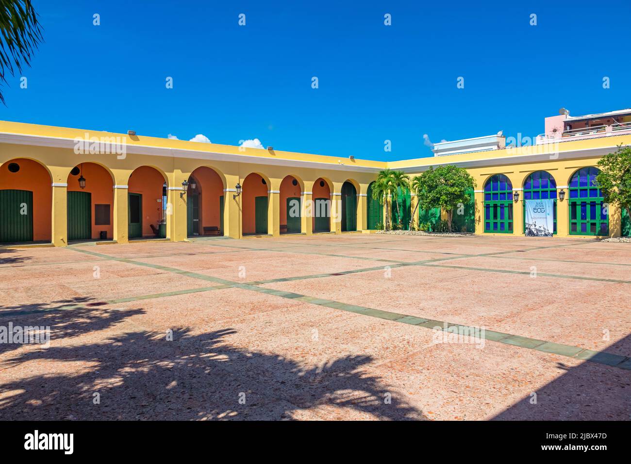 Museo de San Juan en el Viejo San Juan, Puerto Rico en un día soleado. Foto de stock