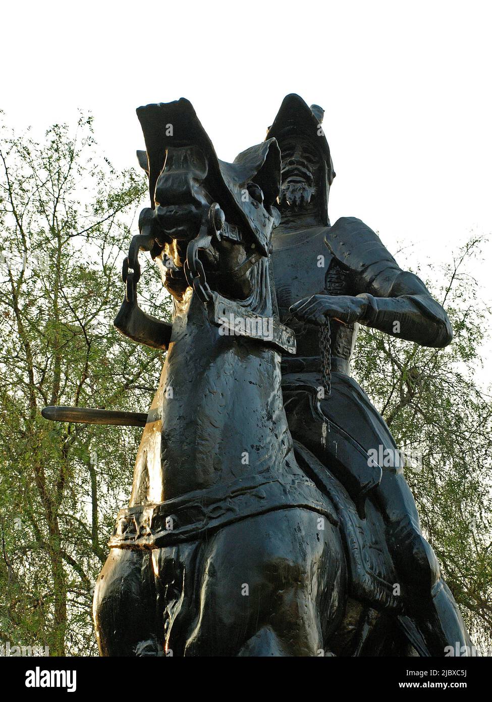 Estatua ecuestre de Francisco Pizarro, conquistador del Perú y fundador