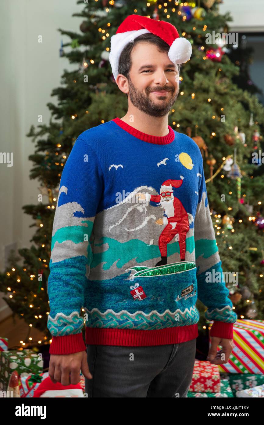 Ugly christmas sweater fotografías e imágenes de alta resolución - Alamy