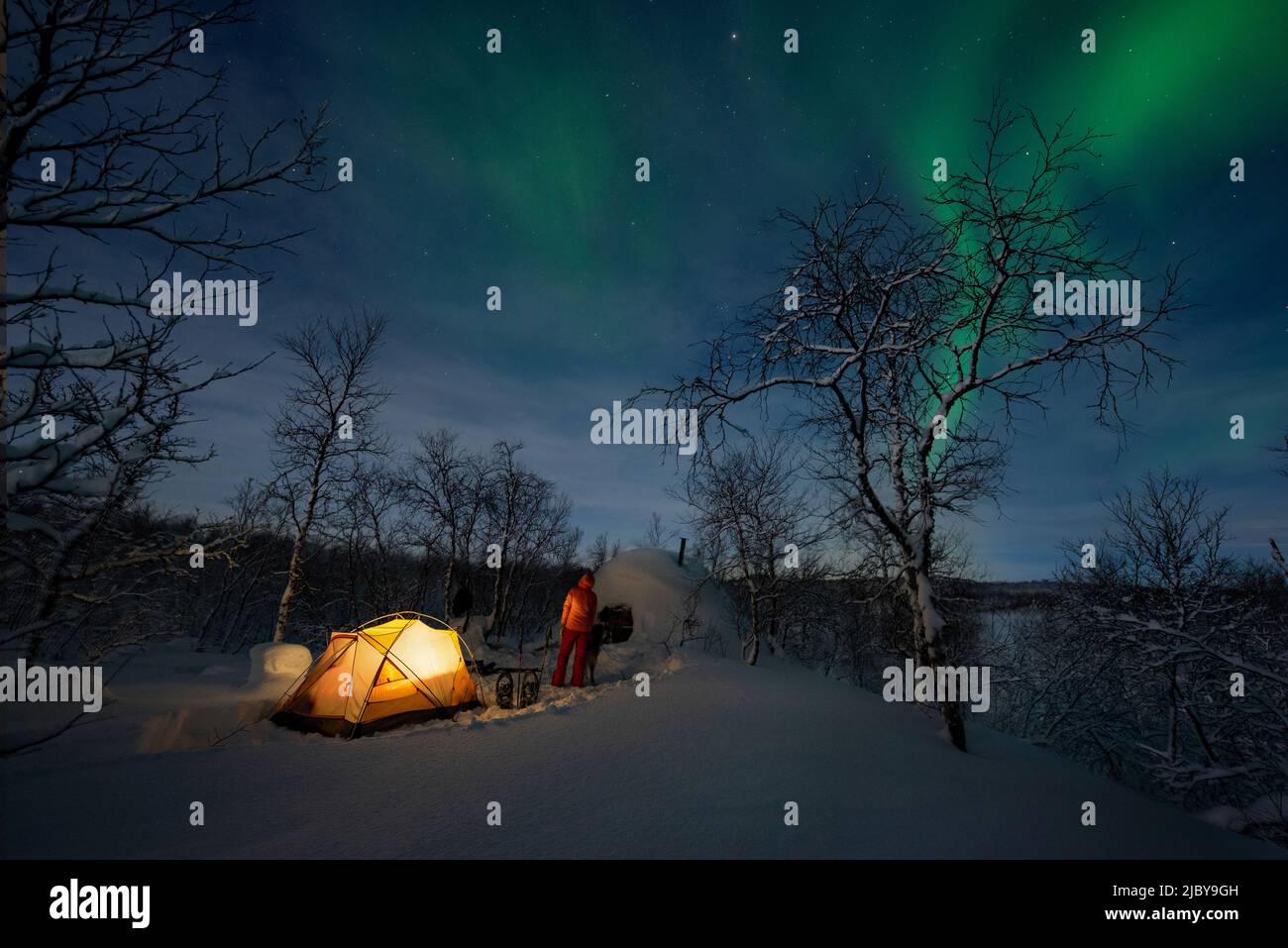 Camping en Noruega, Luces del Norte Foto de stock