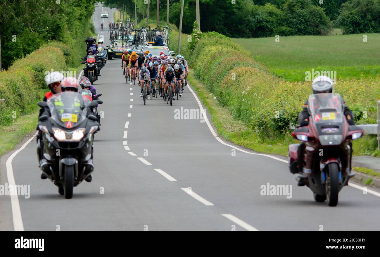 La gira del ciclo femenino en el reino unido 2022, etapa 4 entre Wrexham y Welshpool Wales. Imágenes capturadas cerca de Montgomery Nr Welshpool. Foto de stock