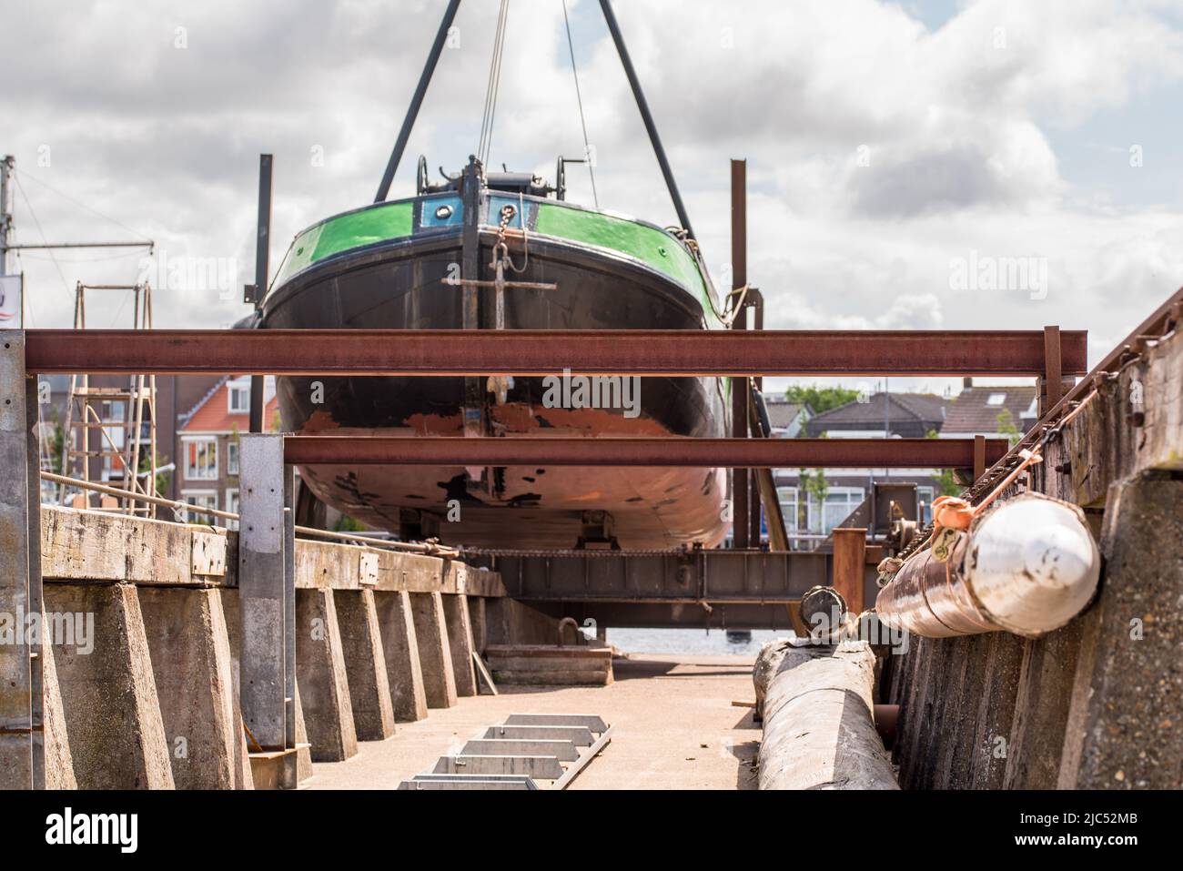 Den Helder, Países Bajos, mayo de 2022. Antiguo barco de fondo plano en el astillero Willemsoord en Den Helder. Fotografías de alta calidad Foto de stock