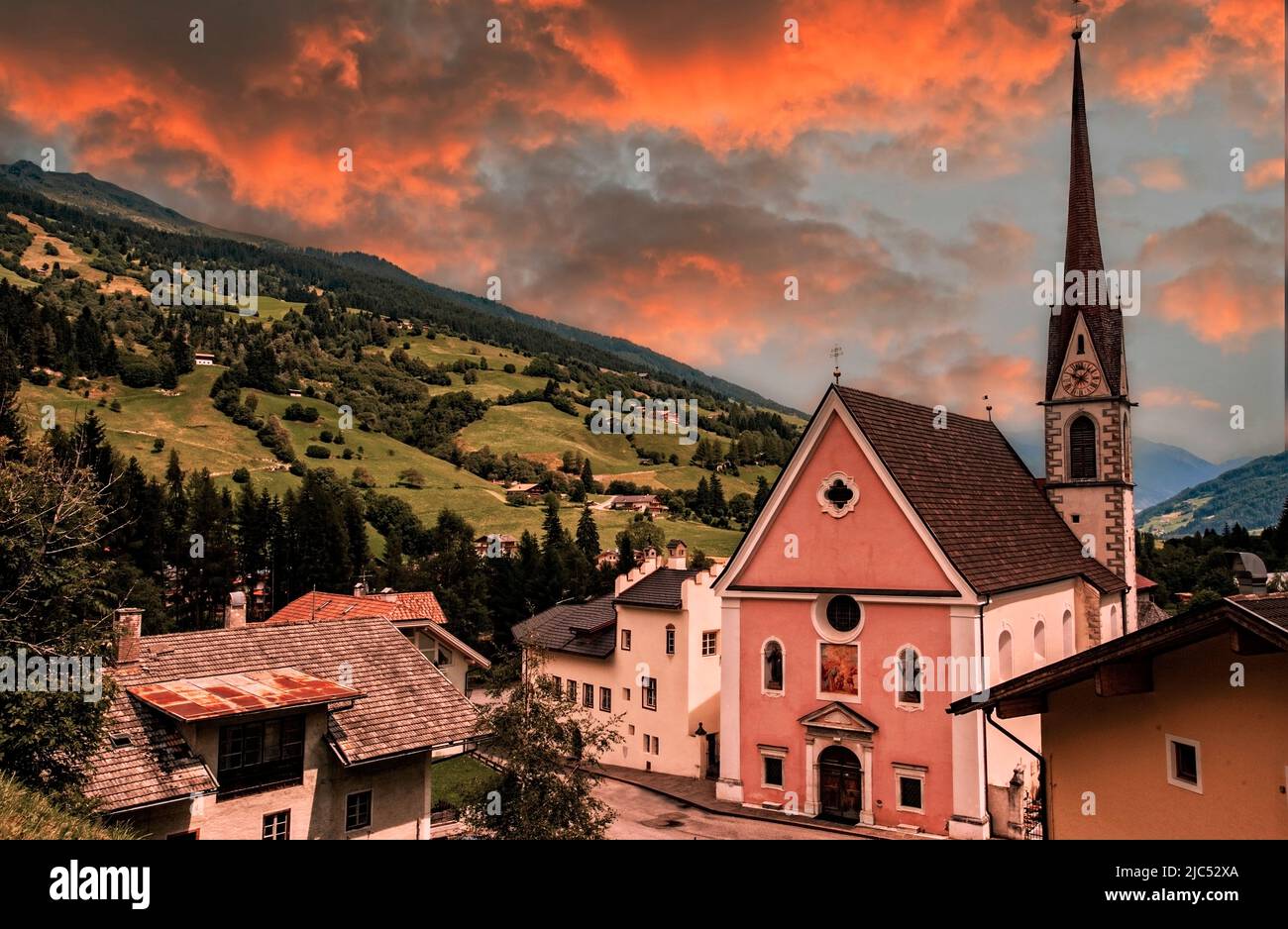 Italia Tirol del Sur Val Ridanna Mareta - la iglesia de San Pancracio Foto de stock