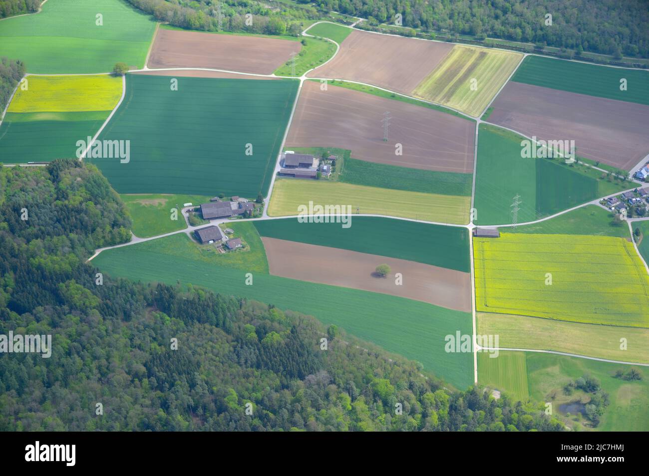 Las hermosas tierras de labranza cerca de Buelach, Zurich CH Foto de stock
