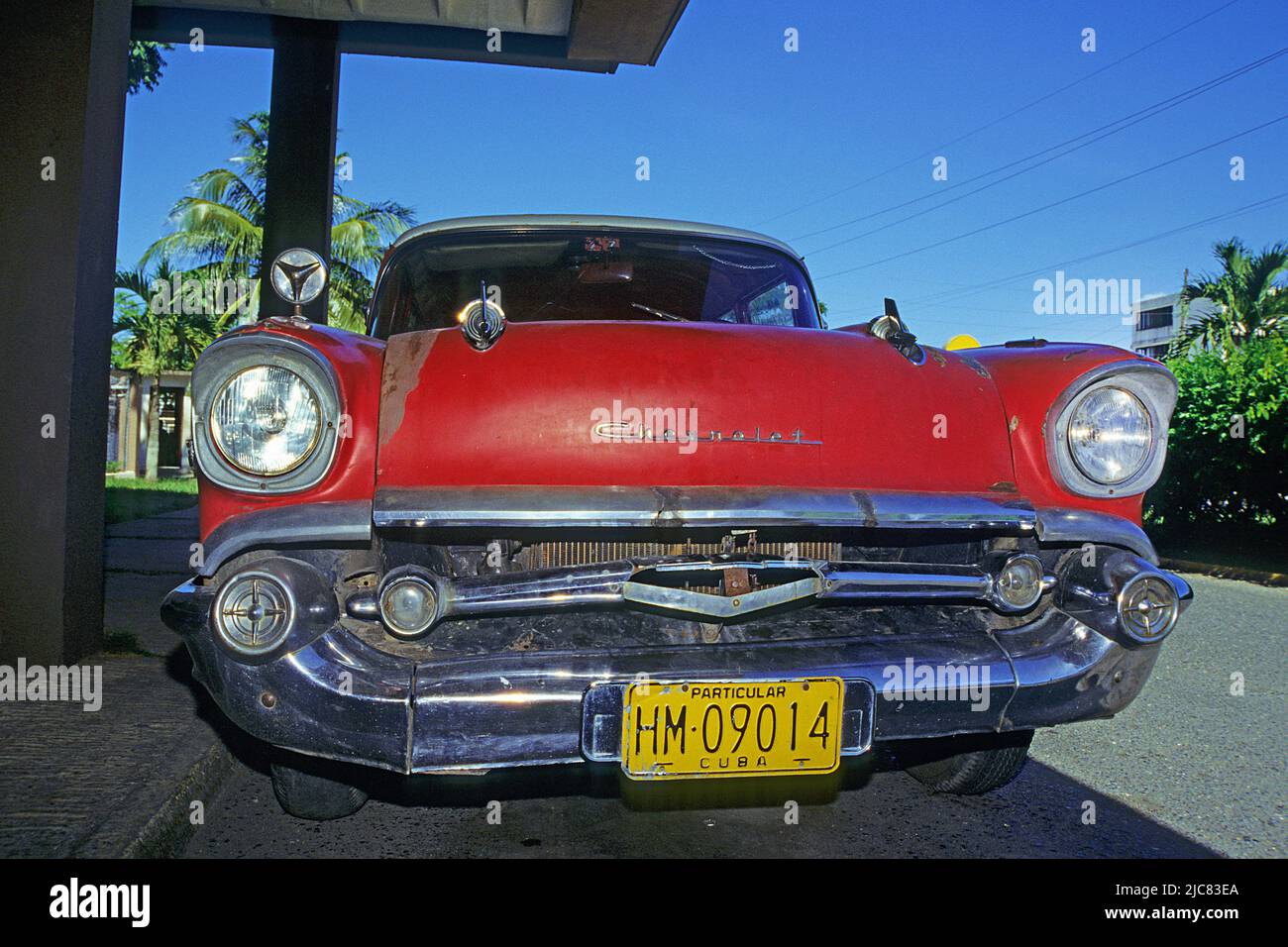 Chevrolet, coche clásico en el casco antiguo de La Habana, Cuba, Caribe Foto de stock