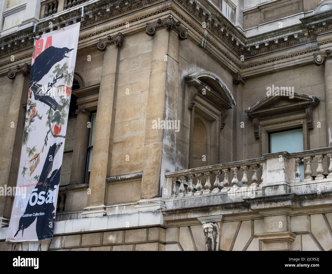 Banner de exposición de Koysai en la Royal Academy of Arts, Londres, Inglaterra, Reino Unido, GB. Foto de stock
