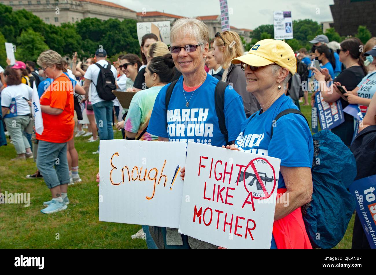 Washington DC, EE.UU. 11th de Jun de 2022. Los manifestantes participan en la manifestación contra la violencia armada de marcha por nuestras vidas. KIRK Treakle/Alamy Live News. Foto de stock