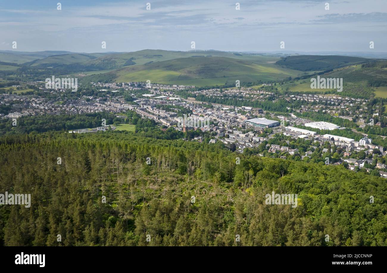 Vista aérea desde la colina Gala en Galashiels mirando hacia el centro de la ciudad y Torwoddlea más allá. Foto de stock