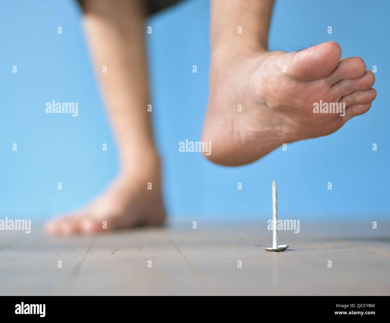 Concepto de riesgo de lesiones en las uñas e infección por tétanos