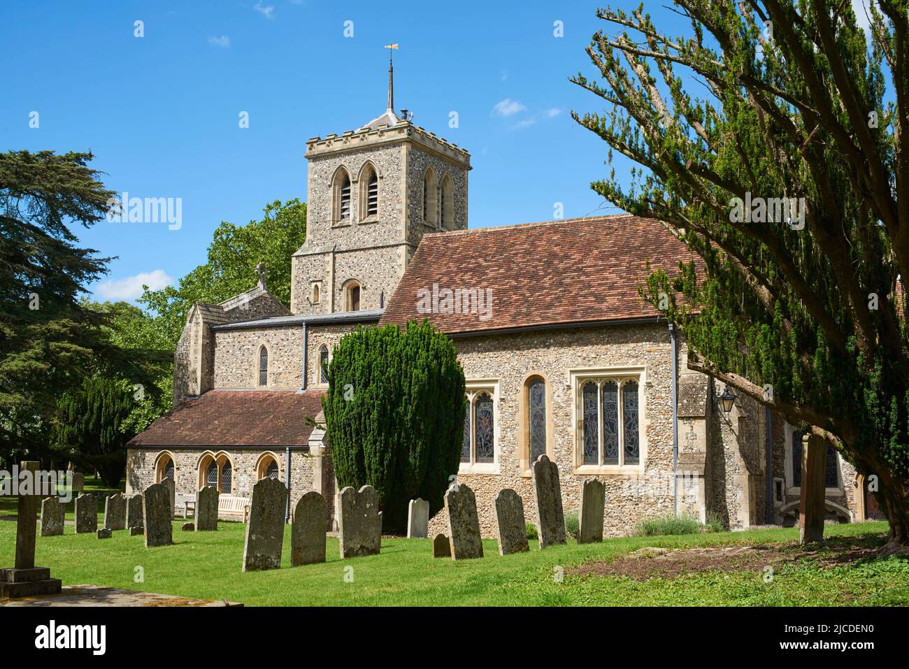 La antigua iglesia de San Miguel de los siglos 10th y 11th en la ciudad de St Albans, Hertfordshire, sur de Inglaterra Foto de stock