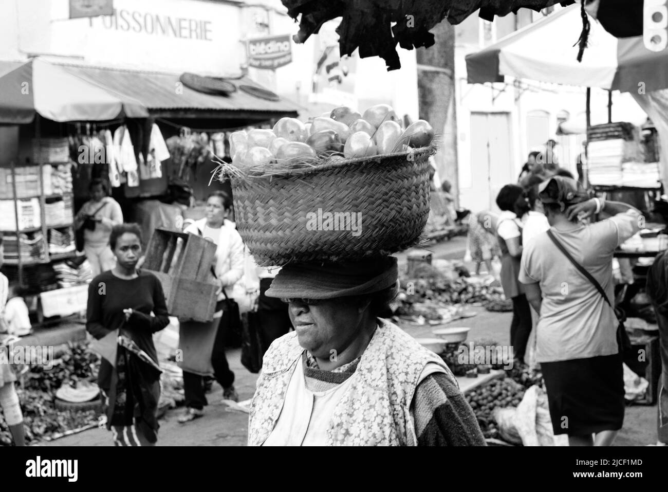 Mercados vibrantes en el centro de la ciudad de Antananarivo, Madagascar. Foto de stock