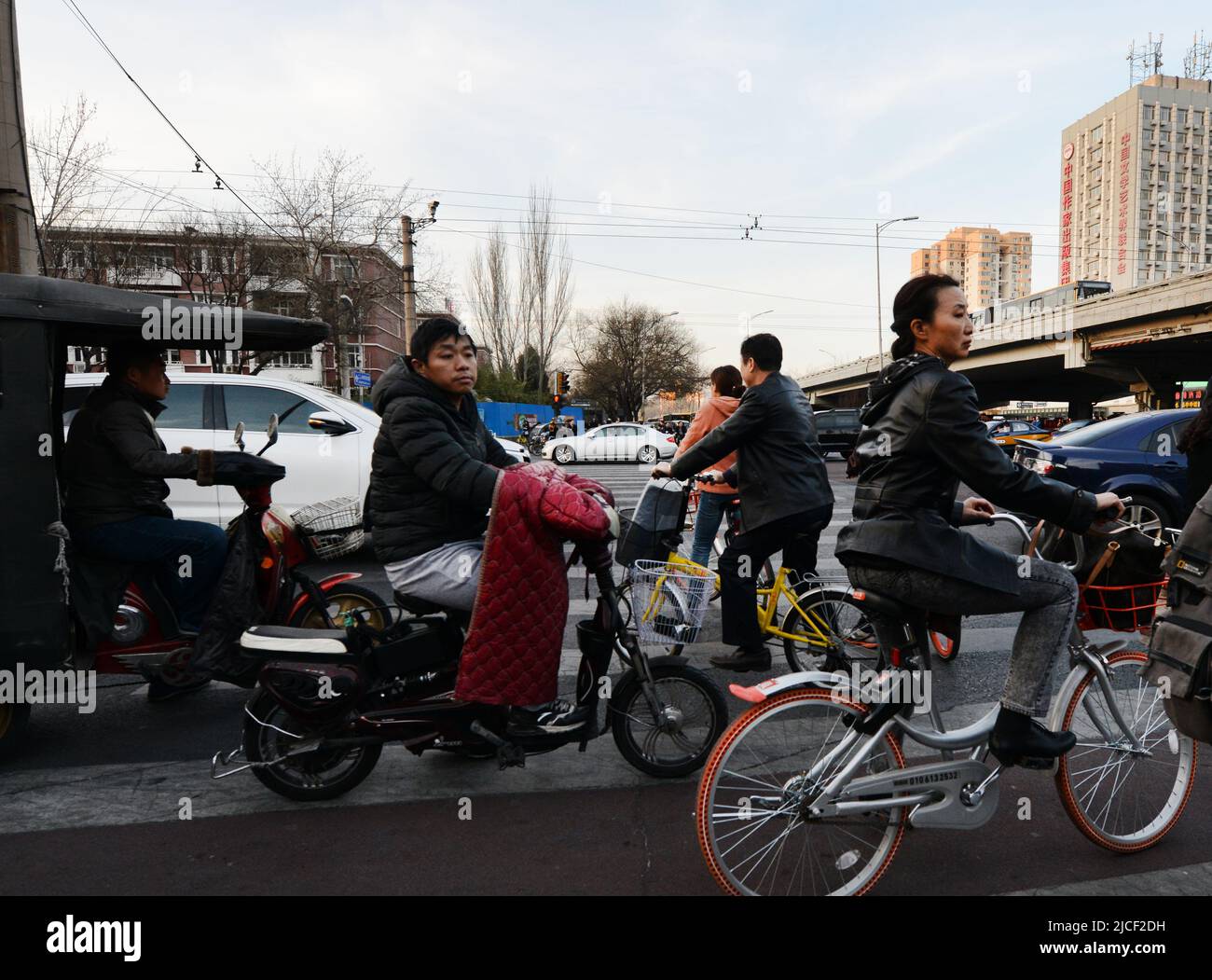 Tráfico matinal en Beijing, China. Foto de stock