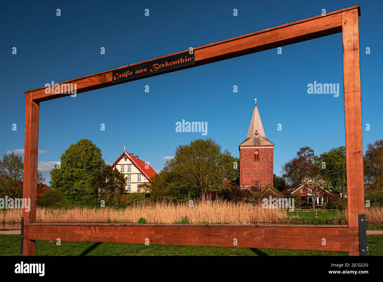 Impresión nocturna en Berkénthin en el Elbe-Lübeck-Canal Foto de stock