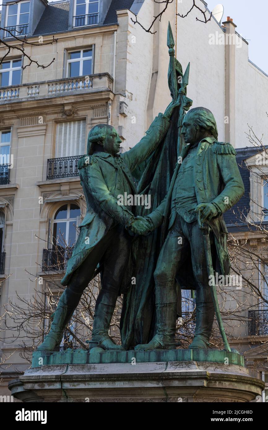 Estatua de Washington y Lafayette (1890) por Auguste Bartholdi, la plaza des États-Unis, París, Francia Foto de stock