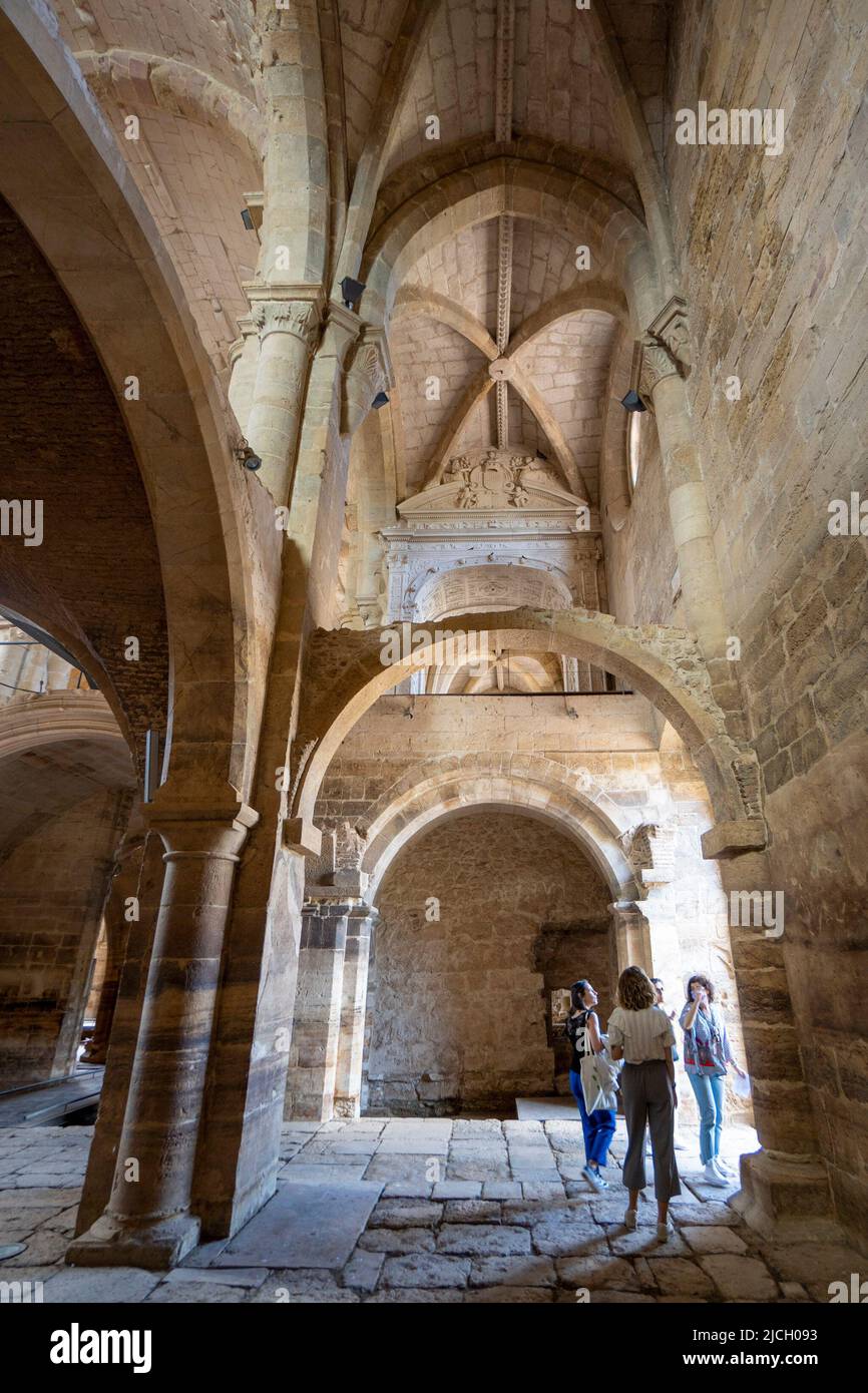 Santa Clara-a-Velha monasterio en Coimbra, Portugal, Europa Foto de stock