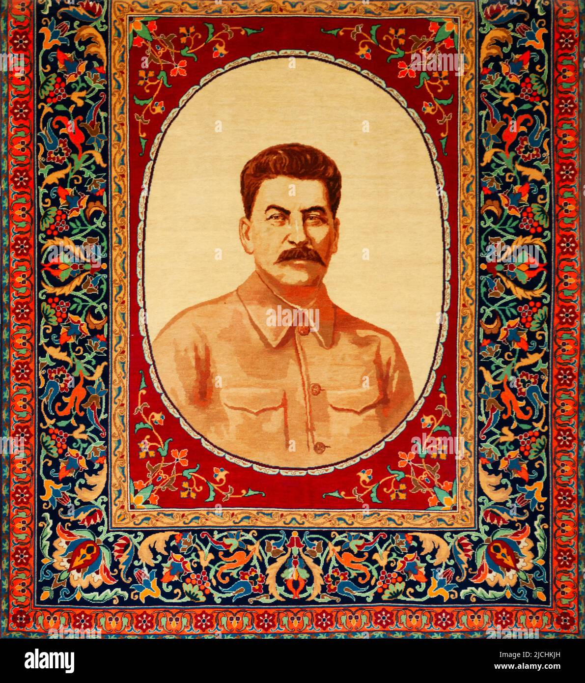 Gori, Georgia - 31 de agosto de 2021: Alfombra de retrato de Stalin en el Museo Joseph Stalin en Gori, Georgia. Se dedicó a la vida de José Stalin, el l Foto de stock