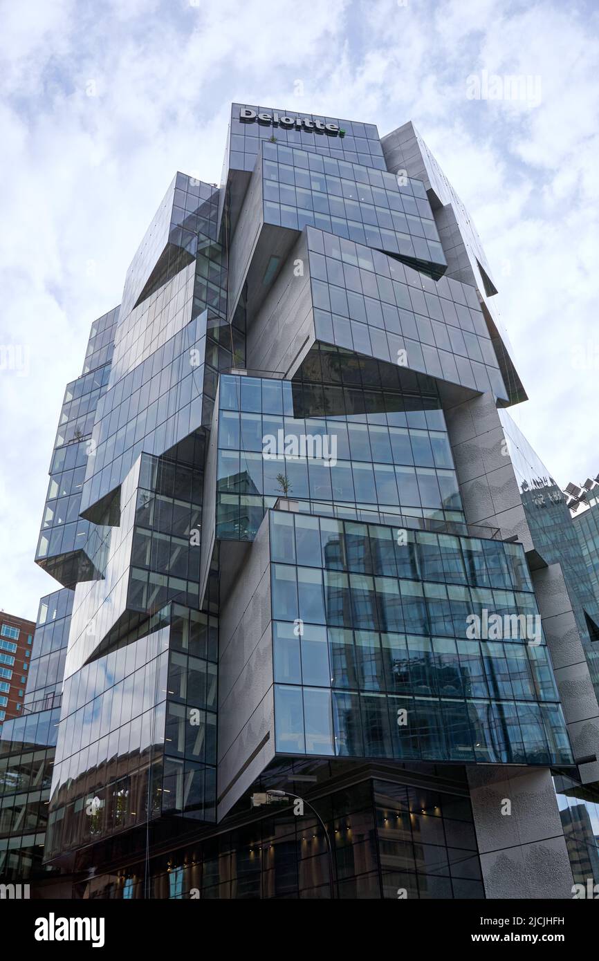 Edificio de oficinas de la torre Deloiite Summit en el centro de Vancouver, Columbia Británica, Canadá Foto de stock