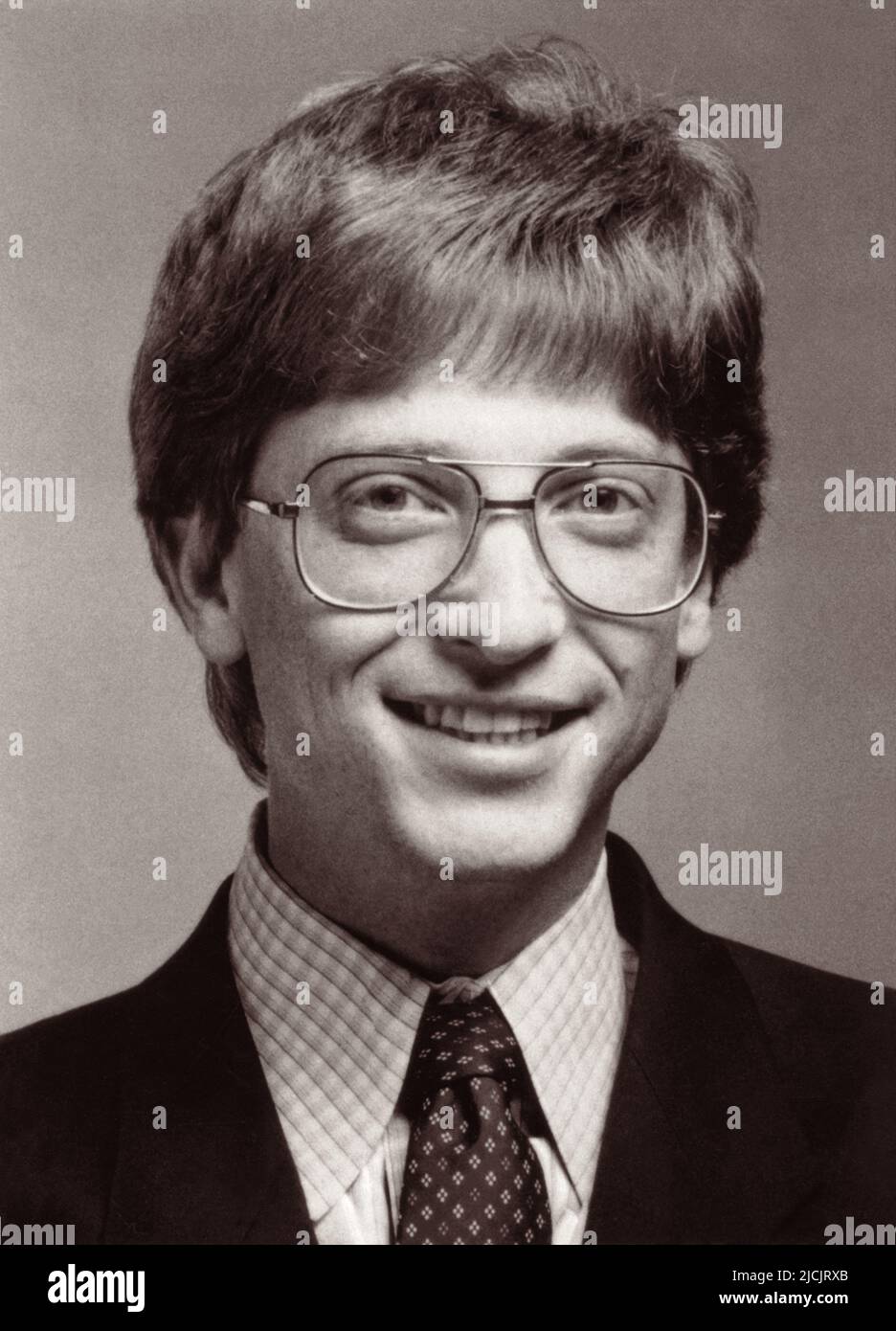 Young Bill Gates, desarrollador de software, presidente y director ejecutivo de Microsoft, en 1980s. (EE. UU.) Foto de stock