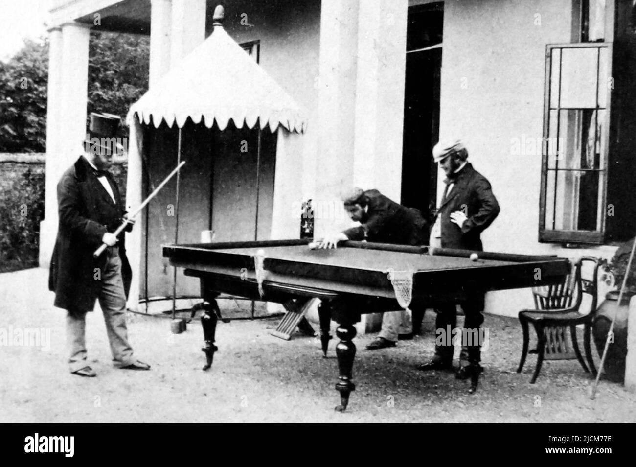 Caballeros jugando al billar, probablemente 1860/70s Foto de stock