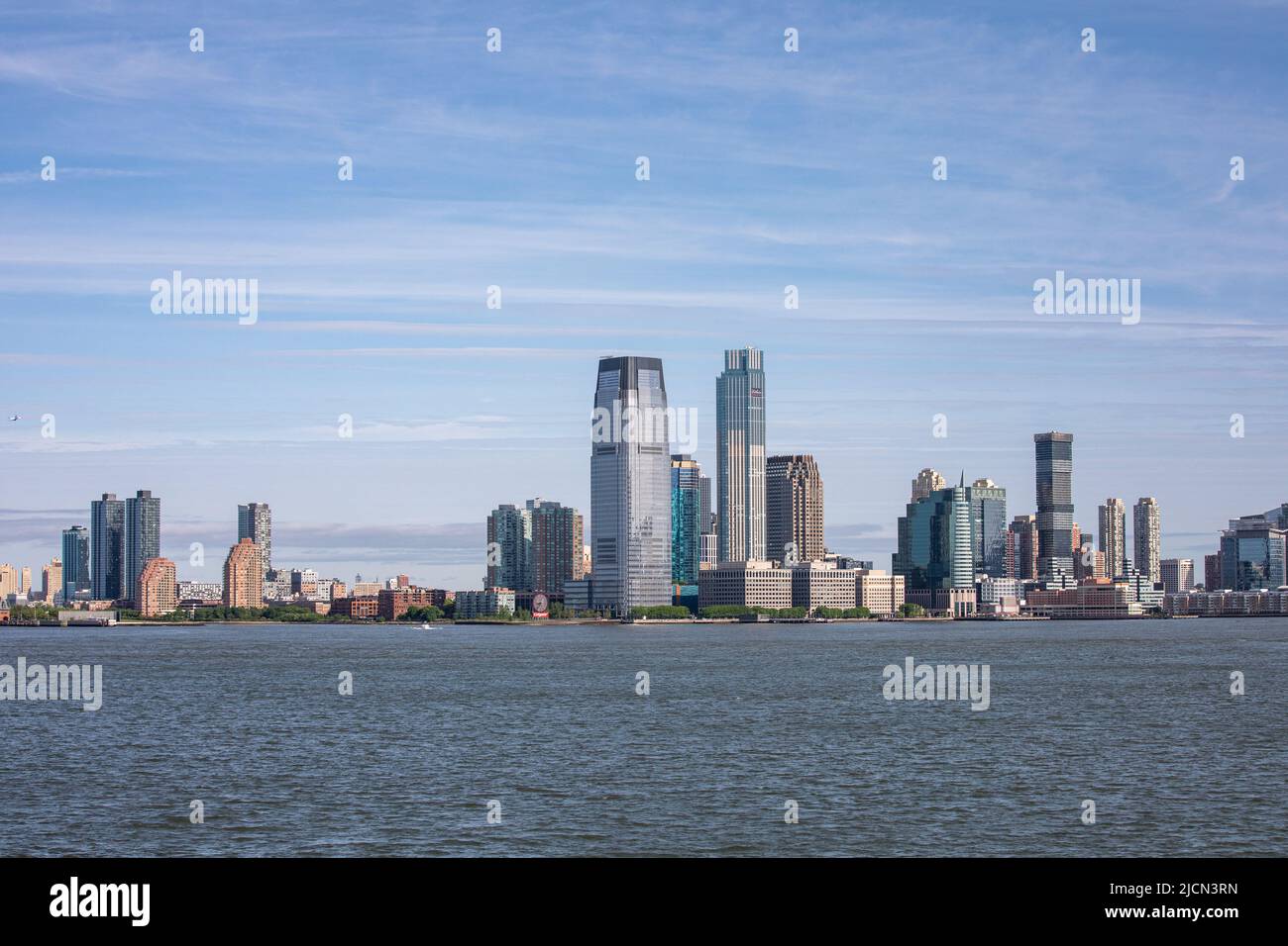 Perfil de la ciudad de Jersey con edificios altos en Jersey City, New Jersey, Estados Unidos de América Foto de stock