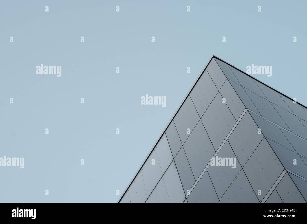 Arquitectura triangular minimalista con espacio de copia Foto de stock