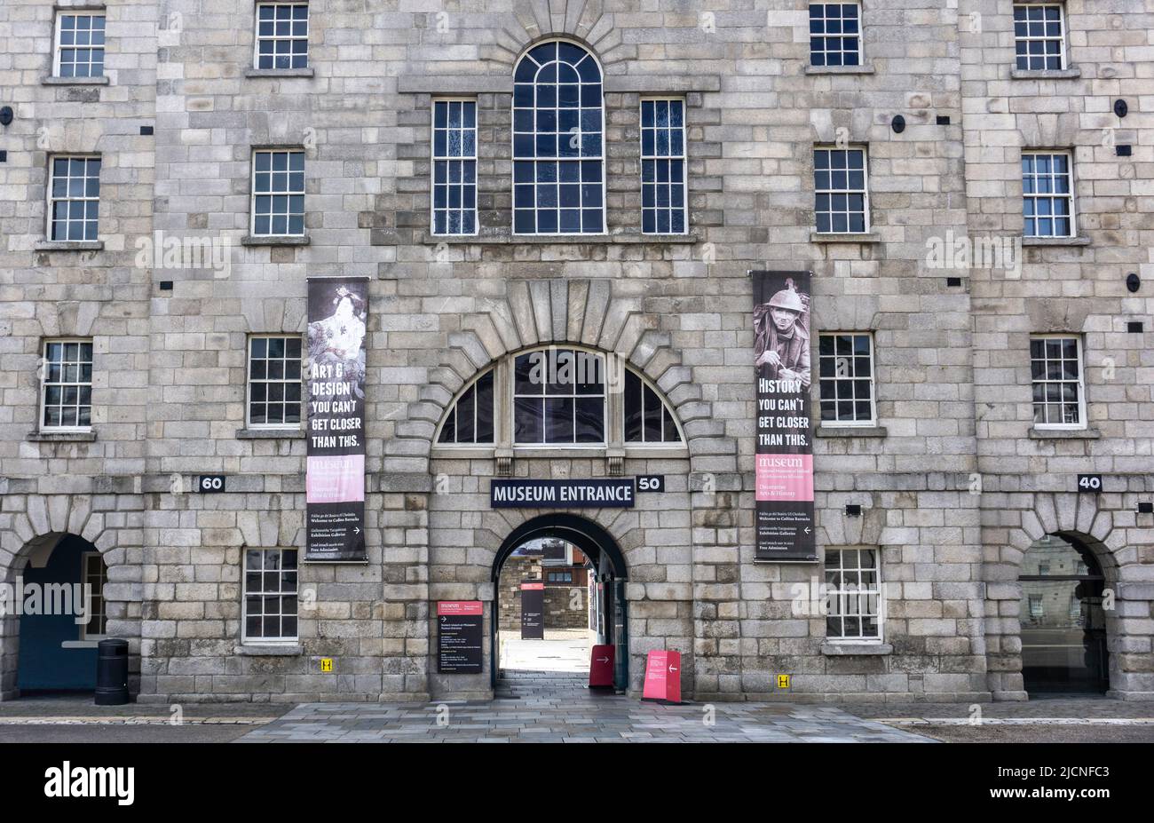 Museo Collins Barracks, dedicado a la historia de Irlanda y las Artes Decorativas. Una rama del Museo Nacional de Irlanda, Arbour Hill, Dublín. Foto de stock