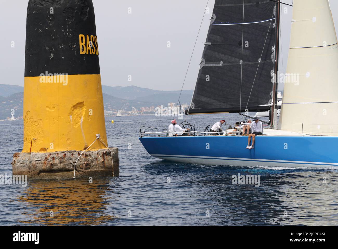Saint-Tropez, Francia 15 de junio de 2022. BASSE, carreras en alta mar. La Giraglia  Rolex Cup es una regata mediterránea que lleva el nombre de la isla de  Giraglia desde 1953. Crédito