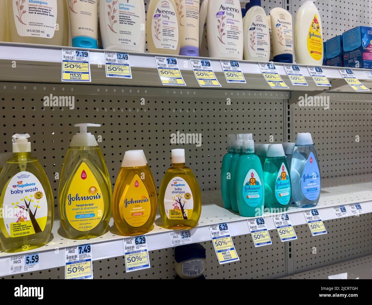 Baby hygiene retail fotografías e imágenes de alta resolución - Alamy