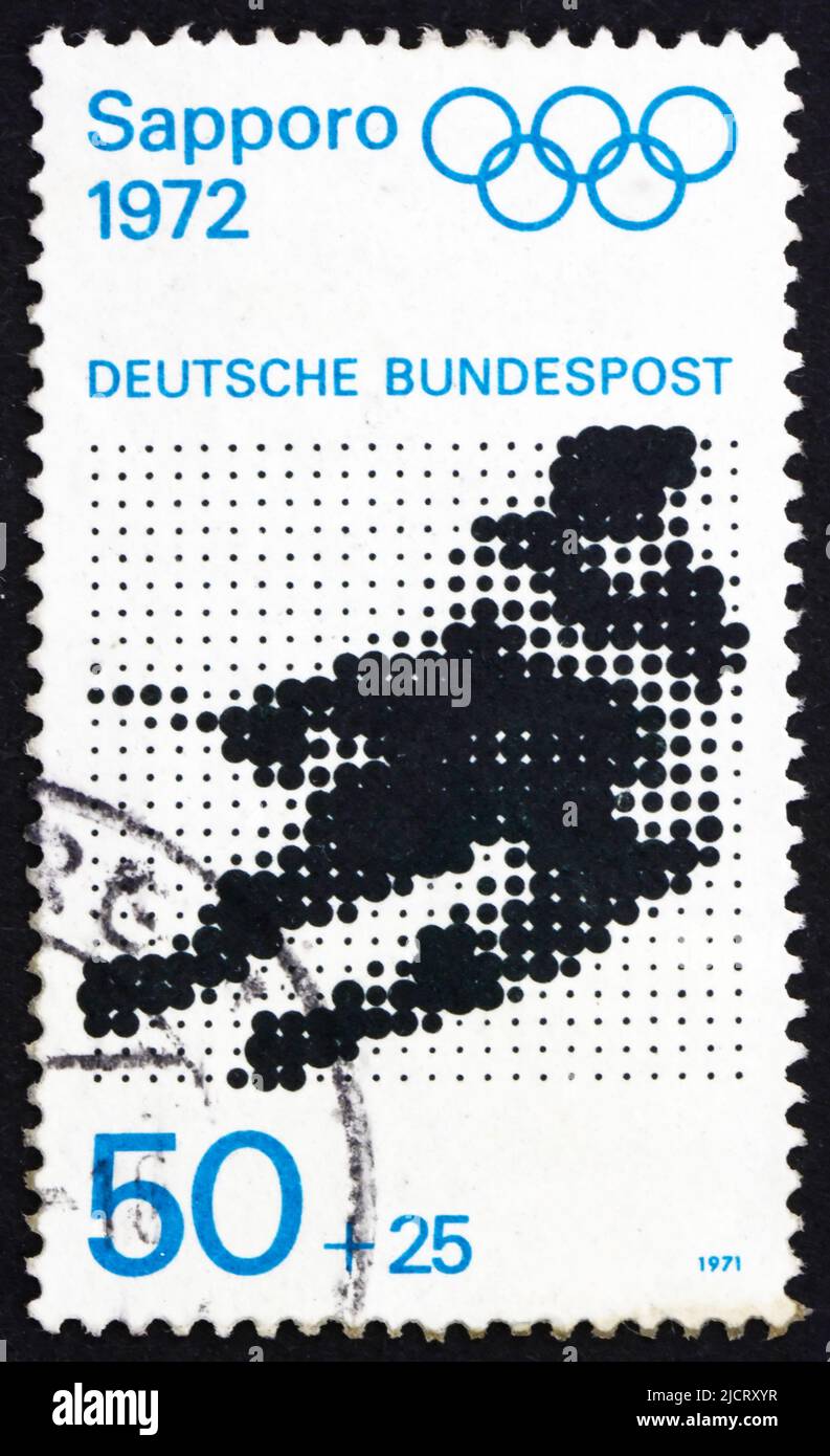 ALEMANIA - ALREDEDOR de 1971: Un sello impreso en Alemania muestra Hockey sobre Hielo, Juegos Olímpicos de Invierno Sapporo 72, alrededor de 1971 Foto de stock