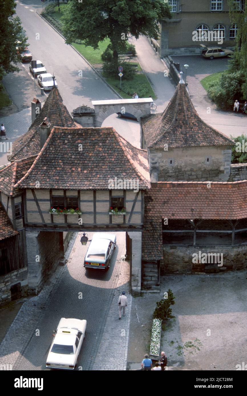 Bastión de la Puerta de Roeder en 1982, Rothenburg ob der Tauber, Baviera, Alemania Foto de stock