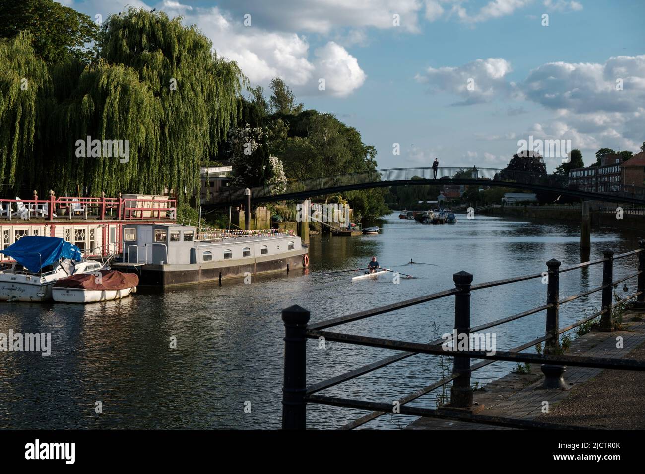 Río Támesis, Twickenham, Londres, Reino Unido Foto de stock