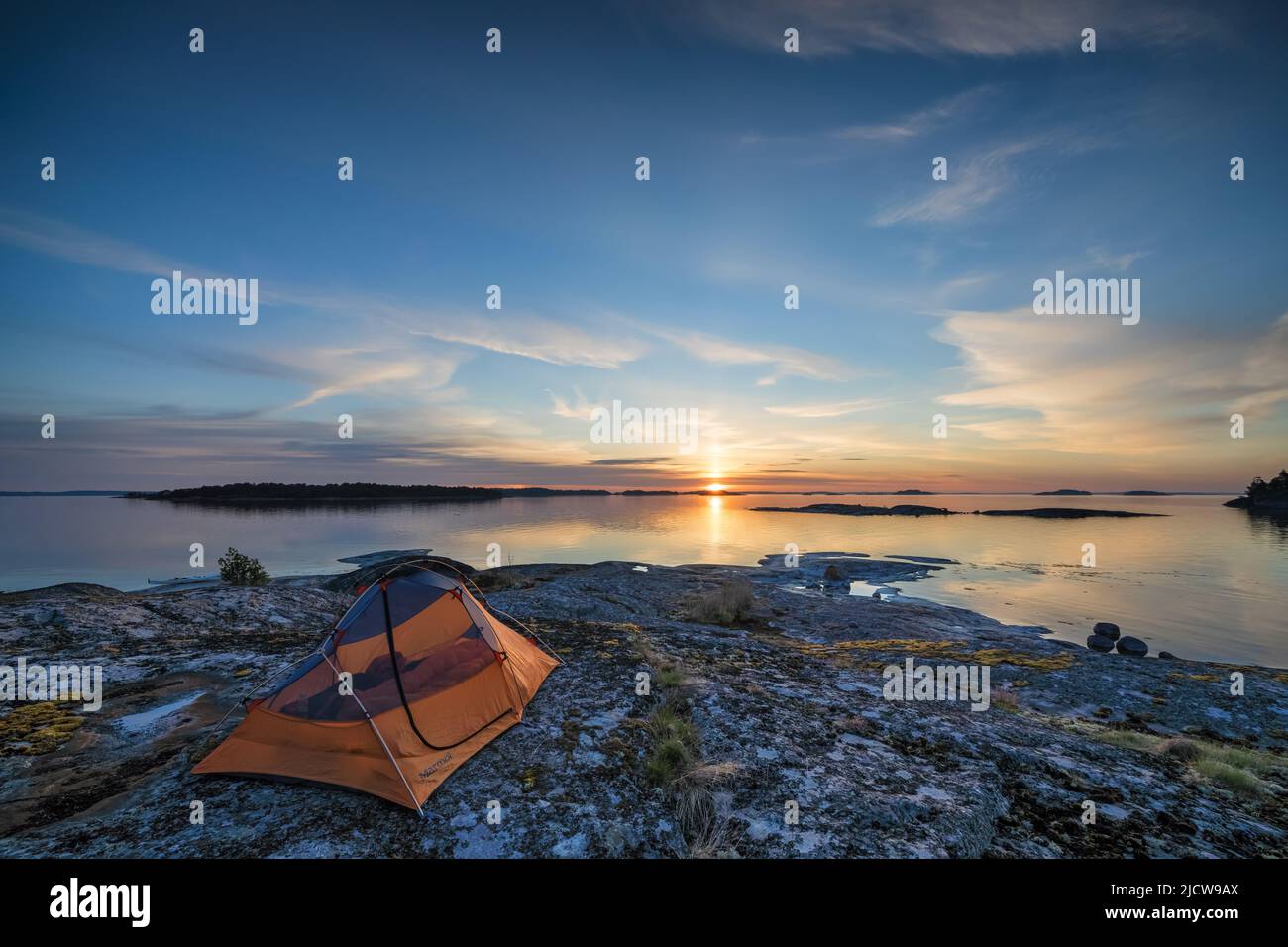 Amanecer en la isla de Dalskär, Parainen, Finlandia Foto de stock