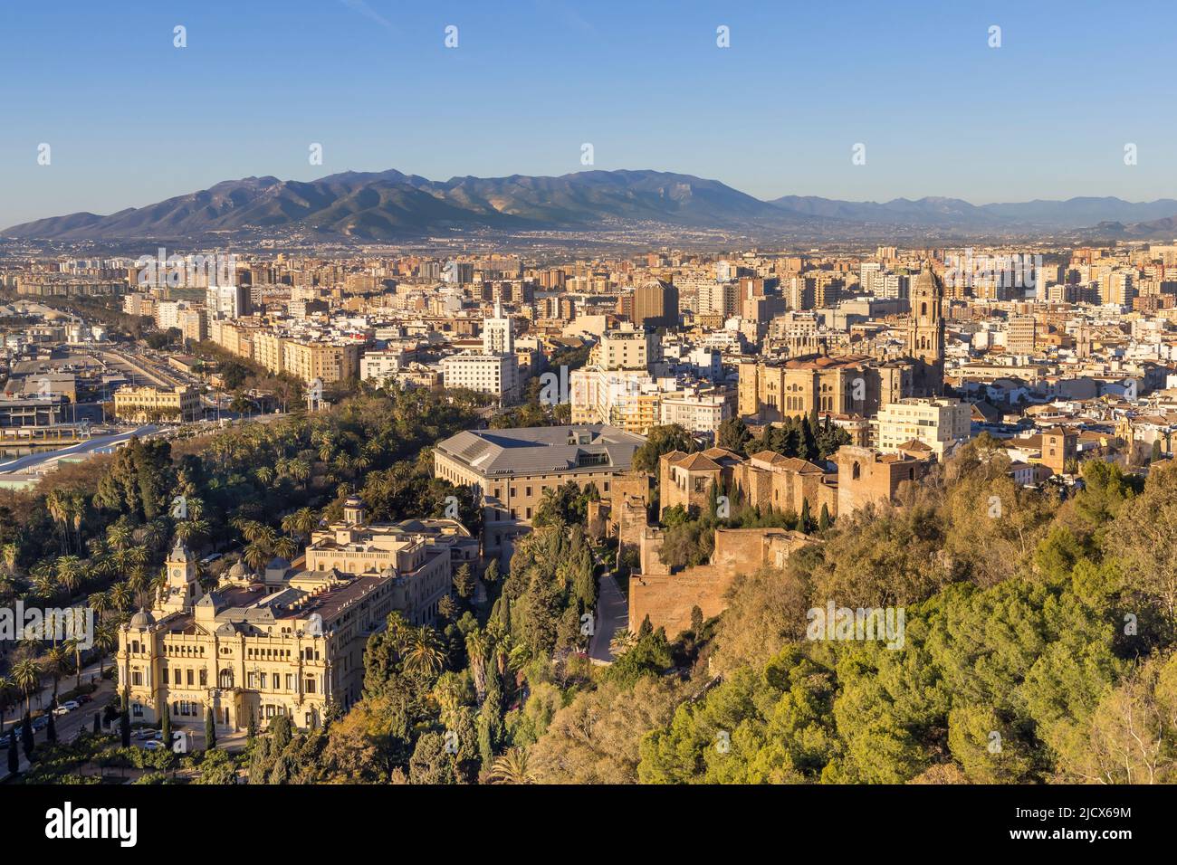 Vista desde el mirador de Gibralfaro sobre el centro de la ciudad, Málaga, Costa del Sol, Andalucía, España, Europa Foto de stock
