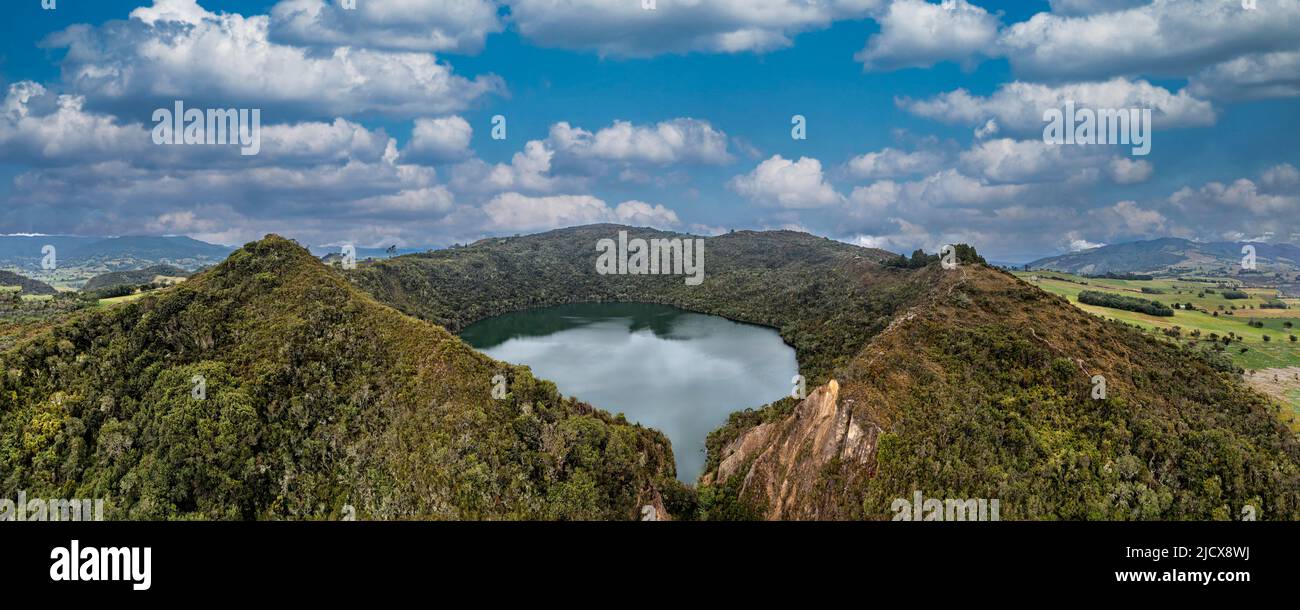 Lago Guatavita, Andes Colombianos, Colombia, Sudamérica Foto de stock