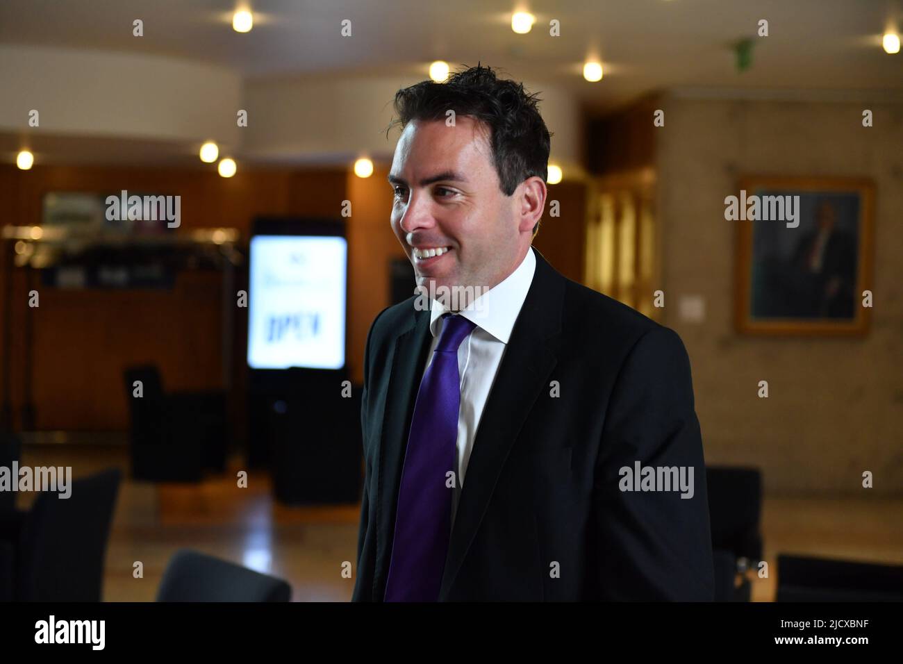 Edimburgo, Escocia, Reino Unido. 16th de junio de 2022. FOTO: Dentro del Parlamento Escocés en Holyrood en la sesión semanal de Primeros Ministros Preguntas donde el Primer Ministro Nicola Sturgeon toma preguntas en la Cámara. Crédito: Colin Fisher/Alamy Live News Foto de stock