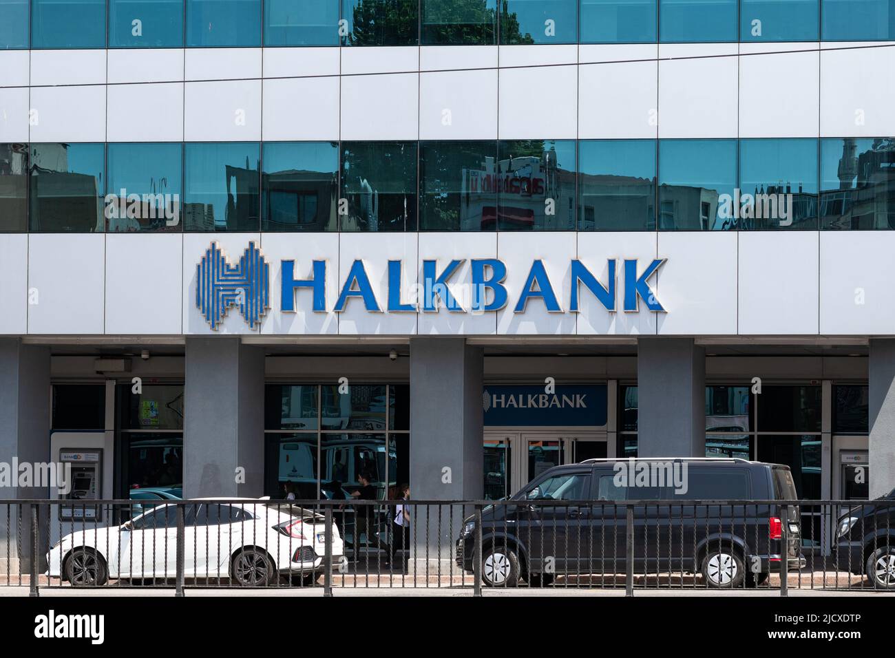 Halkbank Estambul Turquía Foto de stock