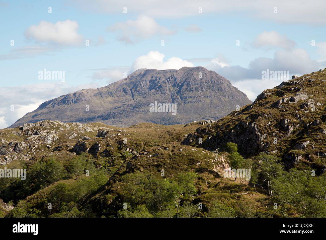 Vistas de Ben Mor Coigach en las montañas de Coigach, Escocia Foto de stock