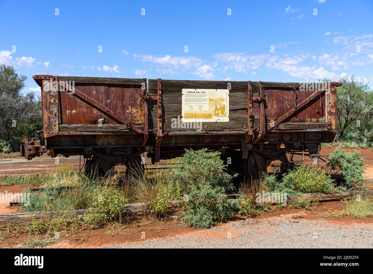 Un carruaje ferroviario desde el sitio histórico de Picnic Train Attack ubicado en Broken Hill, Nueva Gales del Sur Foto de stock