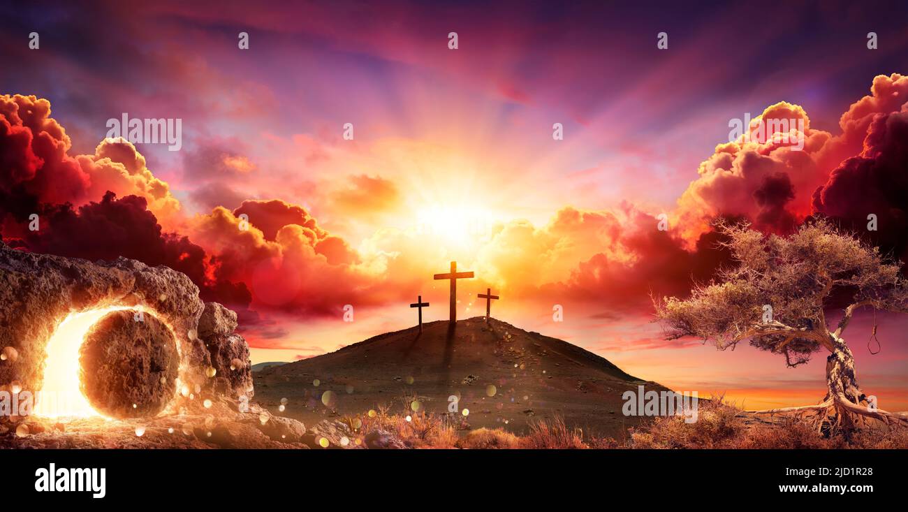 Resurrección - Cruces y Tumba Vacía con Crucifixión al Amanecer - Resumen de las Luces Desenfocadas Foto de stock