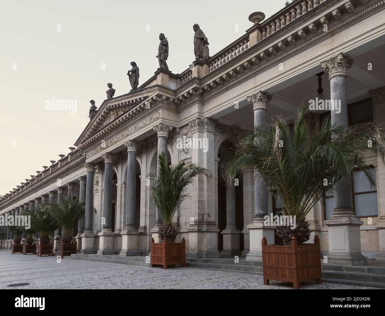 Molino Colonnade o Mlynska Kolonada en Carlsbad, Karlovy Vary, República Checa Foto de stock