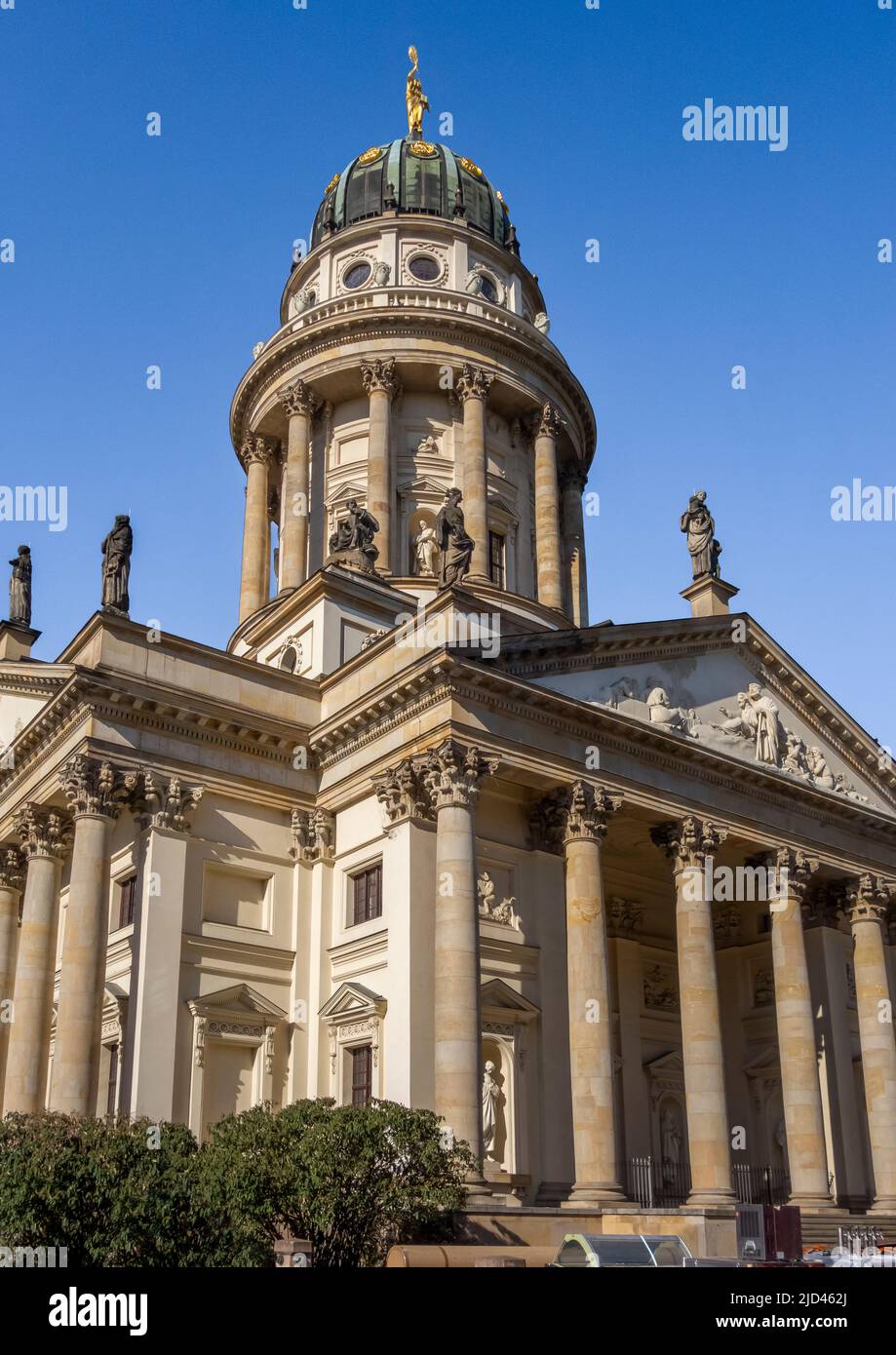 Paisaje alrededor de la Catedral Francesa en Berlín, la capital y la ciudad más grande de Alemania Foto de stock