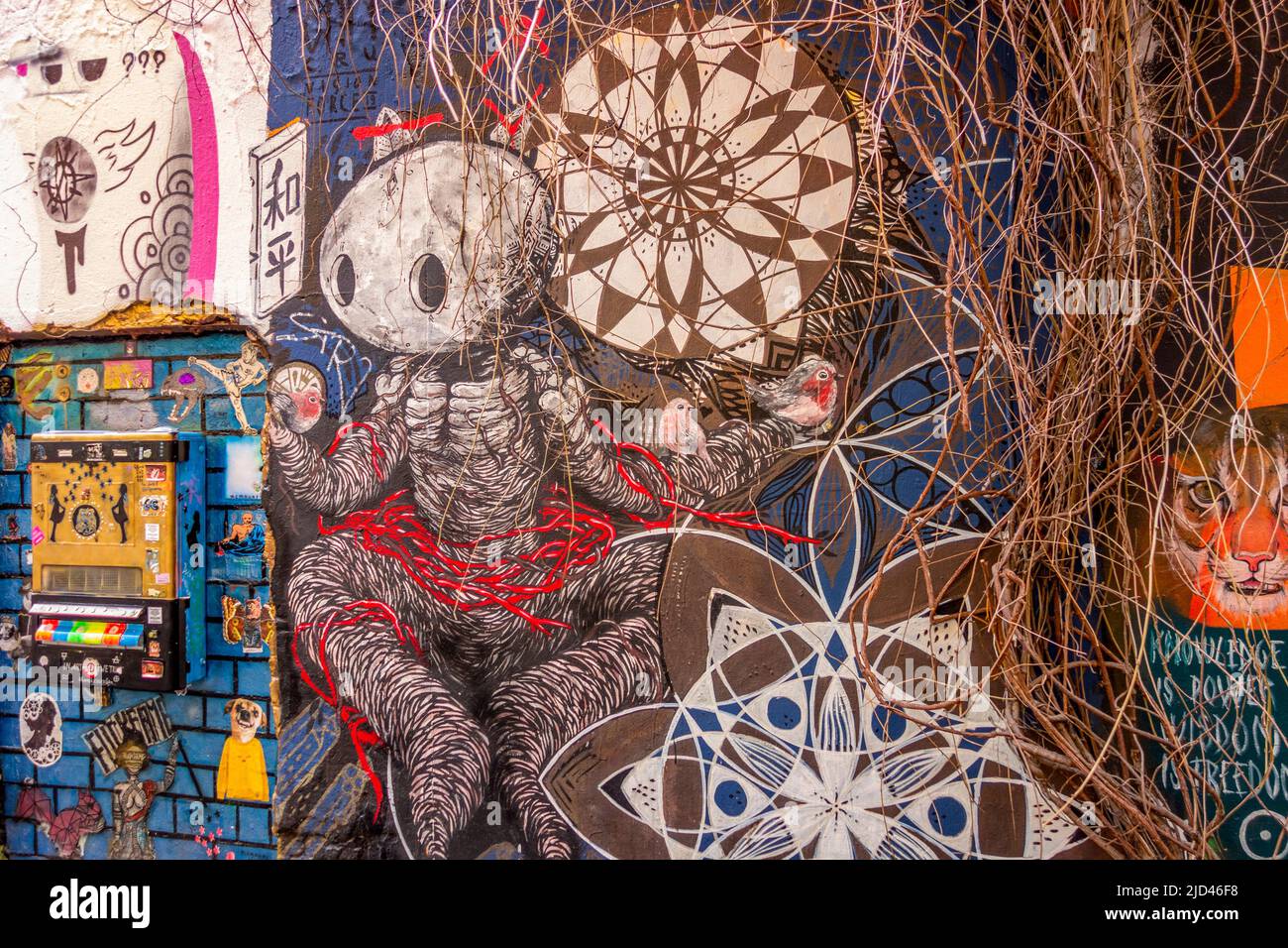 Impresión de graffiti en Berlín, la capital y la ciudad más grande de Alemania Foto de stock