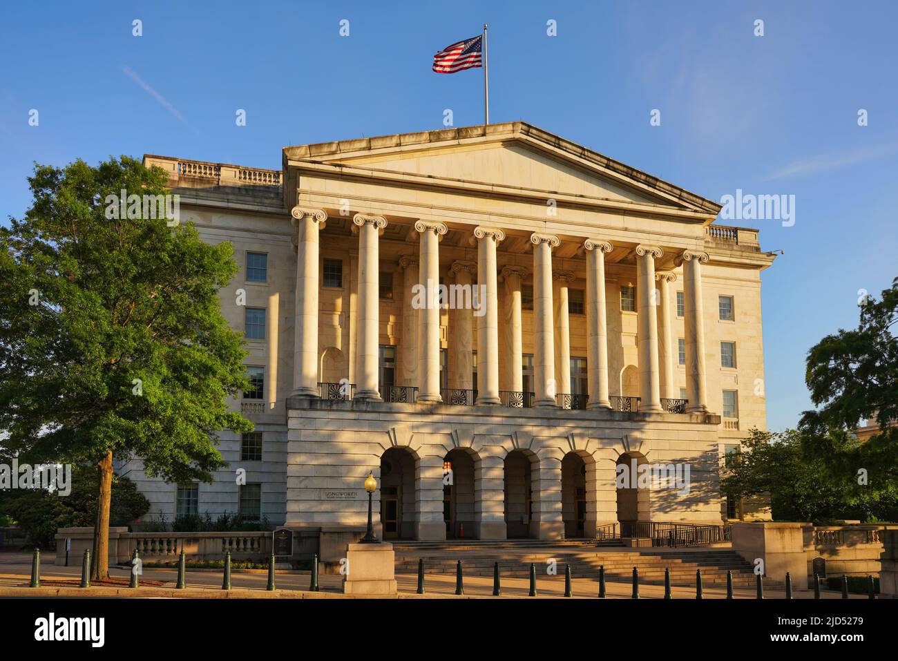 Edificio de oficinas Longworth House en Washington, D.C., EE.UU. Edificio de oficinas utilizado por la Cámara de Representantes de los Estados Unidos. Foto de stock
