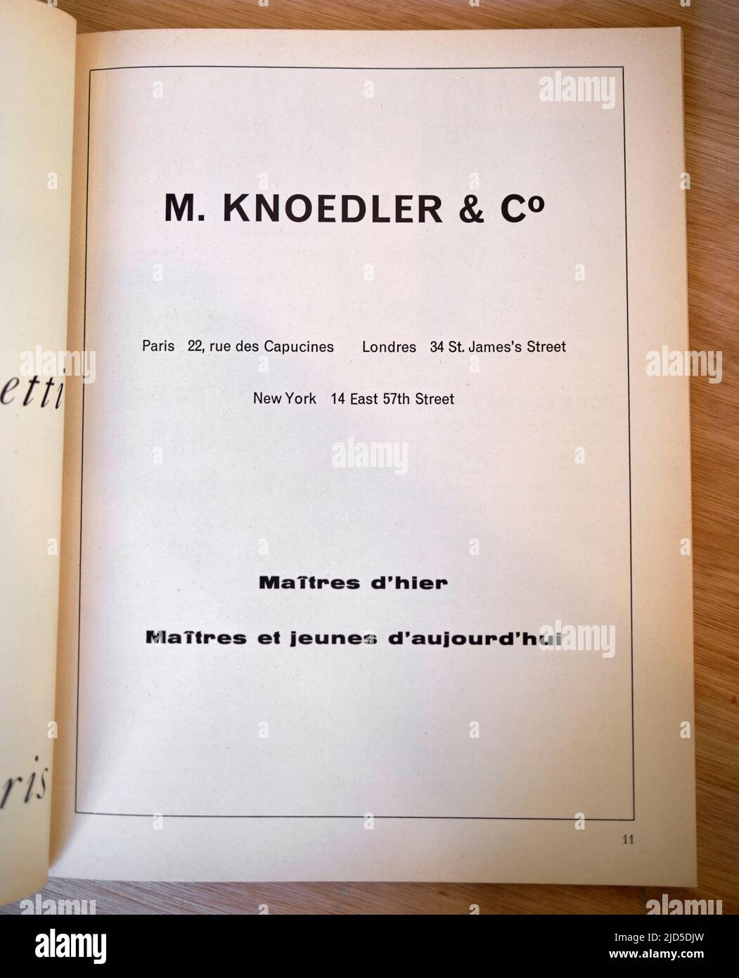 Anuncios para la Knoedler Art Gallery en una antigua revista L'Oeil Art de 1950s Foto de stock