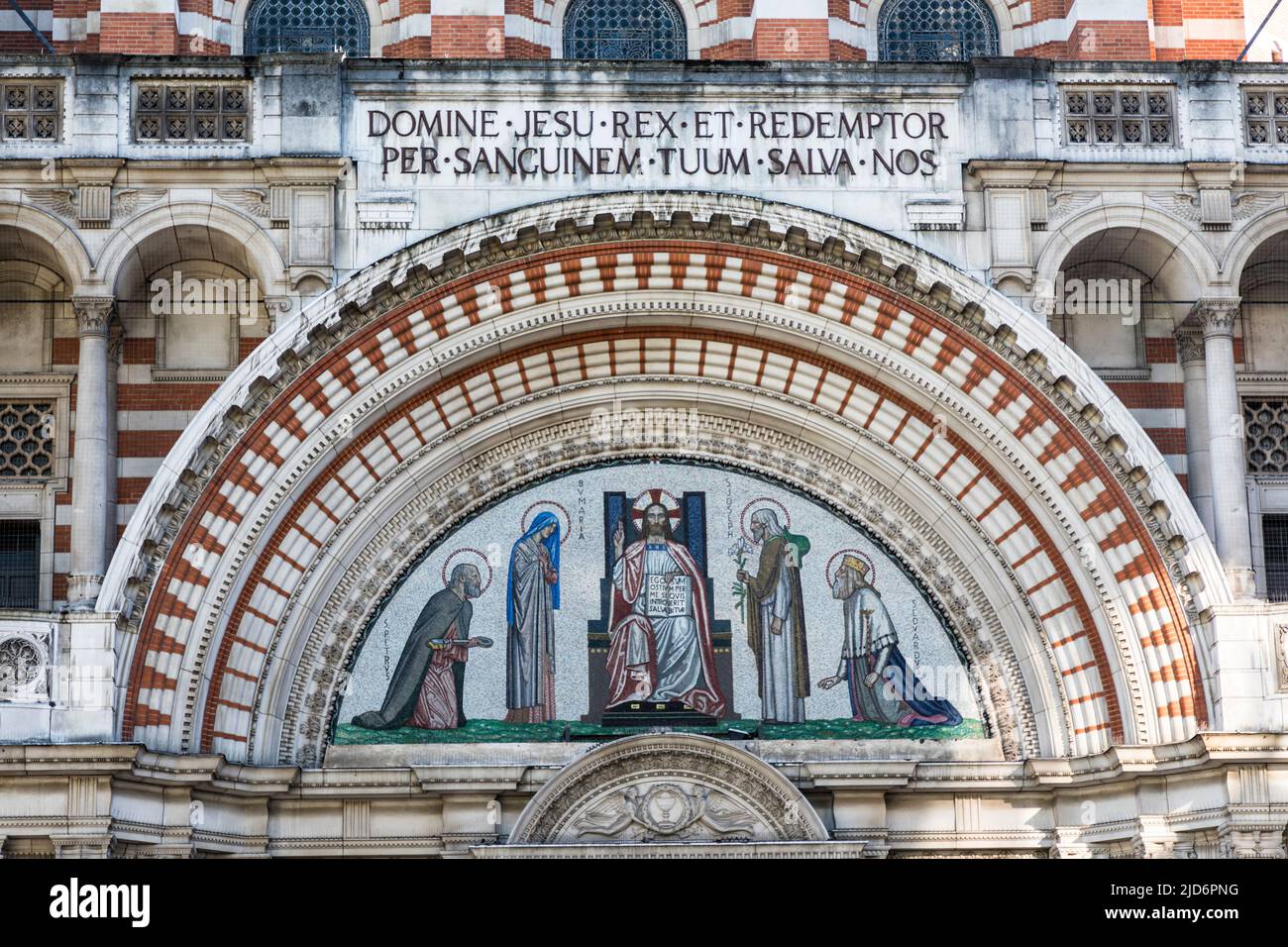 Entrada, Catedral de Westminster, Londres, Inglaterra, Reino Unido Foto de stock