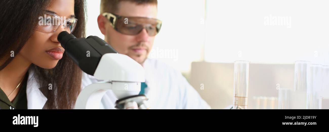 Mujer negra hombre blanco fotografías e imágenes de alta resolución Alamy