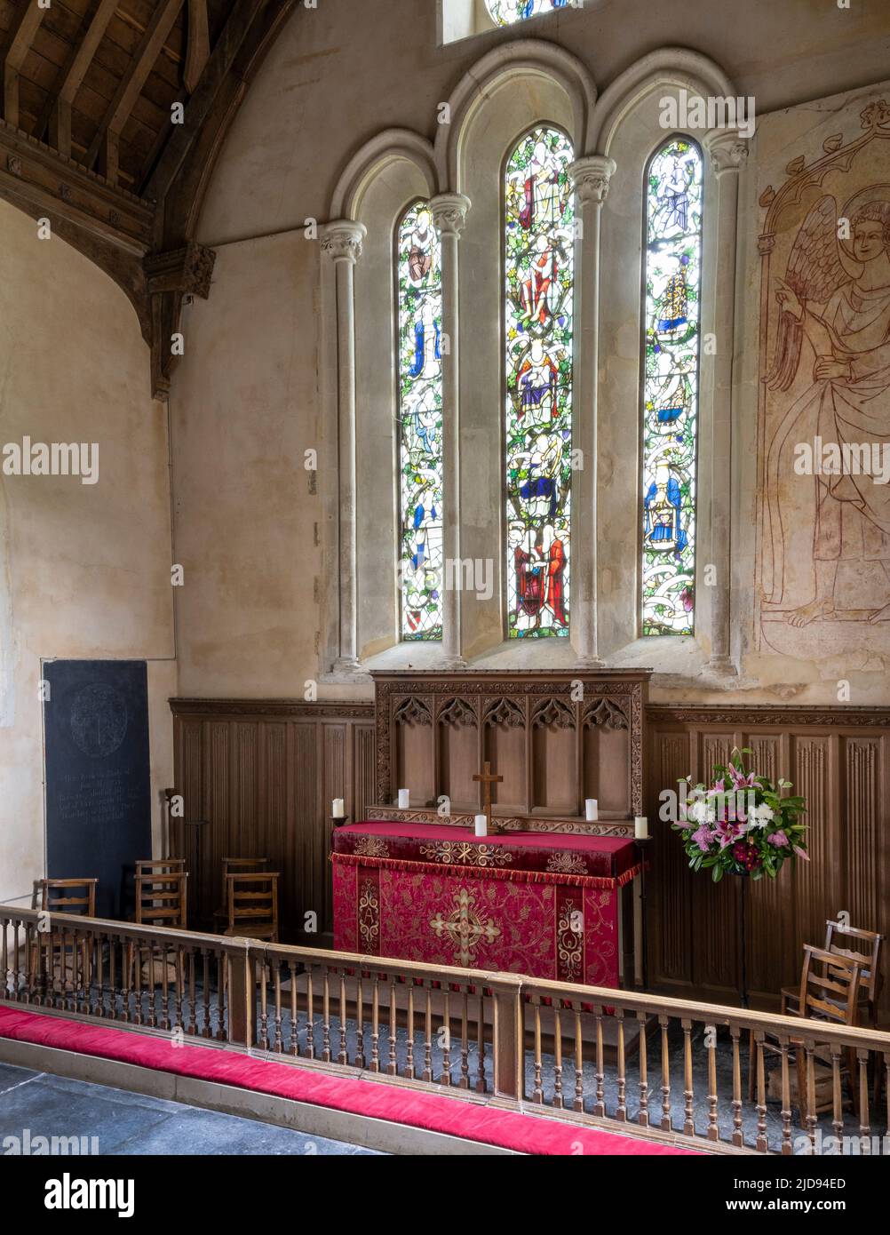 Iglesia de St Mary - Ickworth Church - Antigua iglesia parroquial en Ickworth Park, cerca de Bury St Edmunds, Suffolk, Inglaterra, Reino Unido. - vista del altar. Foto de stock